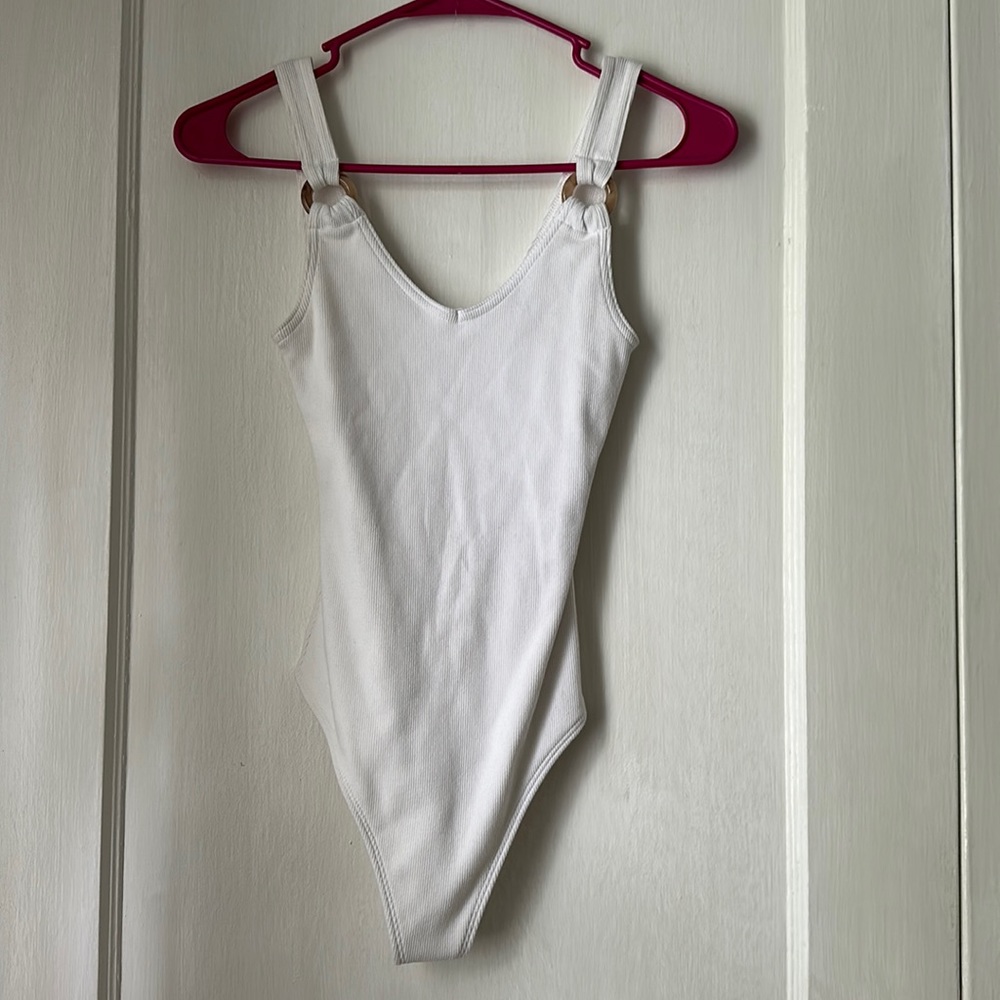 ABERCROMBIE WHITE BODY SUIT XS